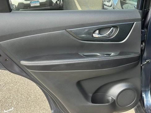 Used 2016 Nissan Rogue SL w/ SL Premium Package image 21