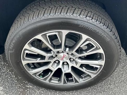 New 2026 GMC Yukon Denali w/ Denali Reserve Package AWD/4WD image 18