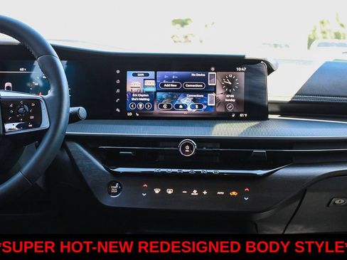 Used 2025 Nissan Murano SV FWD image 13