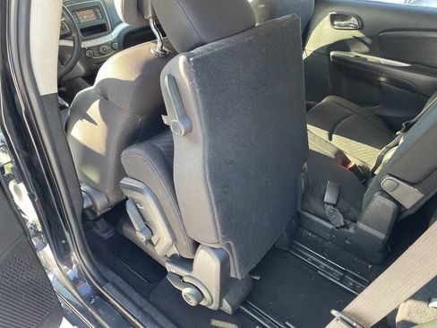 Used 2018 Dodge Journey SE image 23