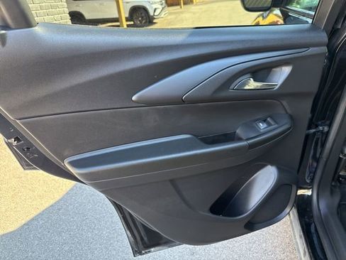 Used 2023 Chevrolet TrailBlazer LT w/ Convenience Package image 41