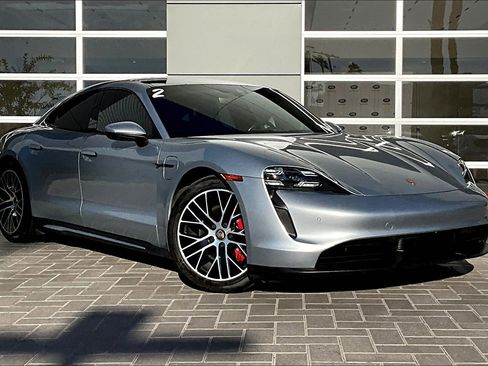 Used 2021 Porsche Taycan 4S image 3