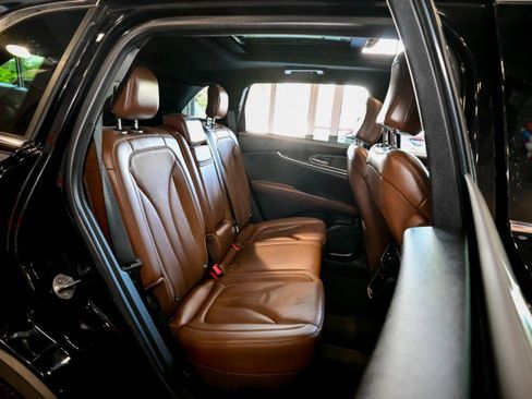 Used 2021 Lincoln Nautilus Reserve FWD image 25