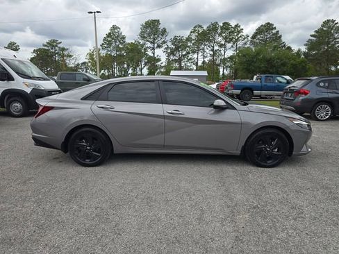 Used 2023 Hyundai Elantra SEL image 3