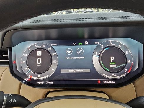 Used 2025 Land Rover Range Rover SE AWD/4WD image 32