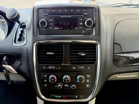 Used 2015 Dodge Grand Caravan SE w/ Quick Order Package 29E SE FWD image 23
