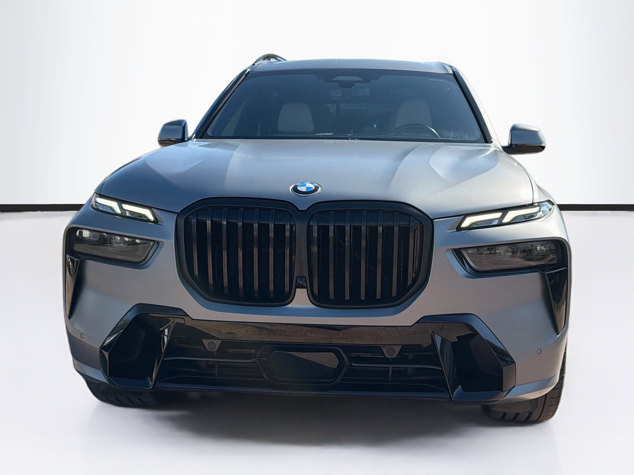 Used 2024 BMW X7 xDrive40i w/ Executive Package AWD/4WD image 2