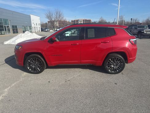 Used 2022 Jeep Compass Limited image 8