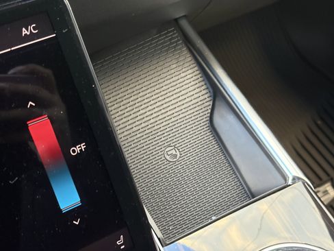 New 2026 Cadillac Escalade Luxury image 30