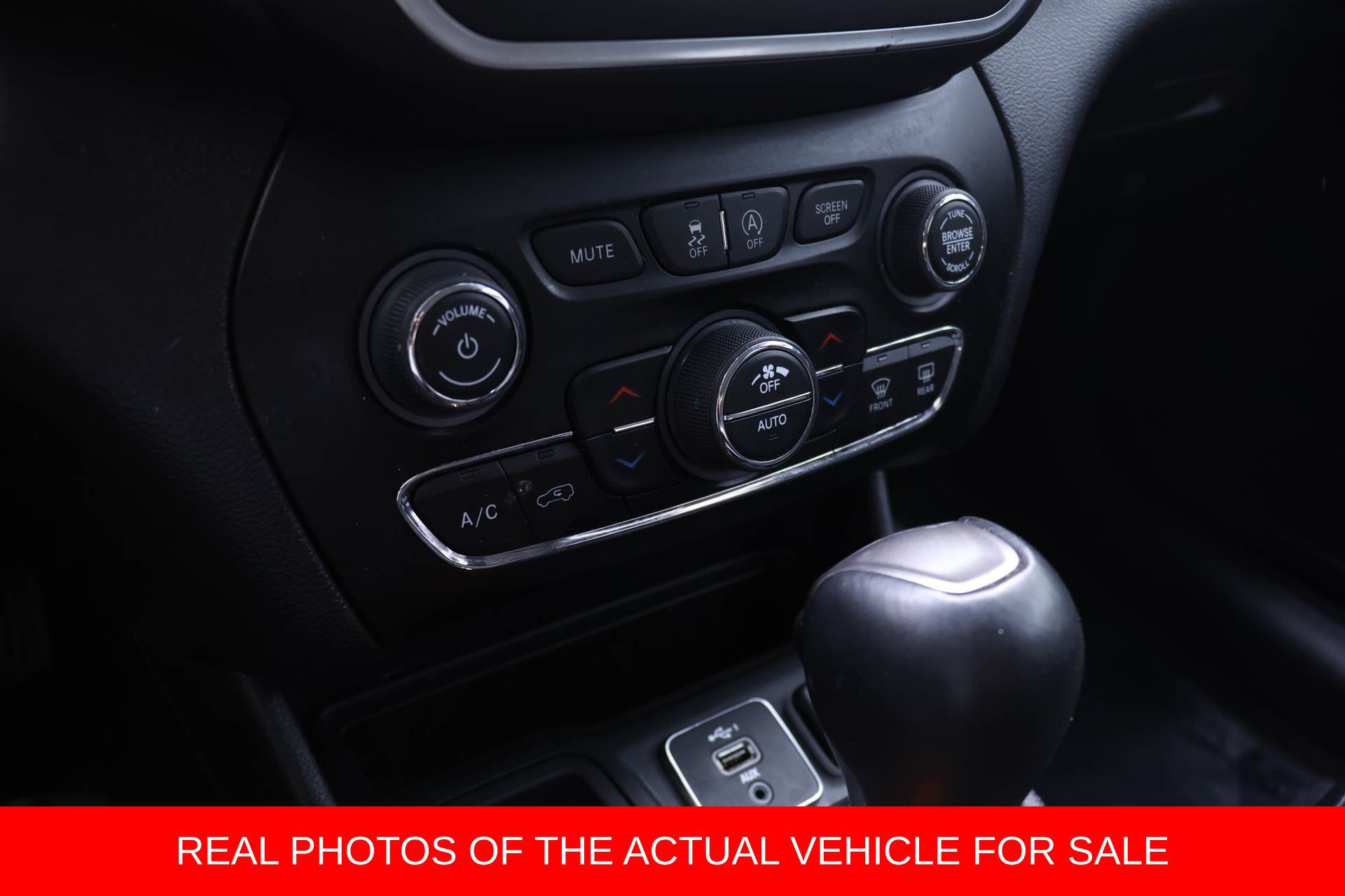 Used 2022 Jeep Cherokee Latitude Lux FWD image 6
