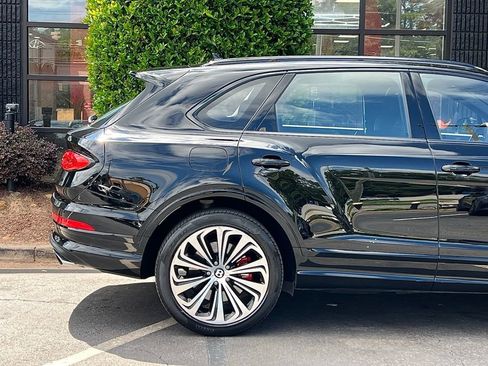 Used 2023 Bentley Bentayga image 20