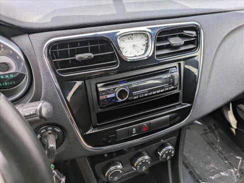 Used 2012 Chrysler 200 Touring FWD image 11