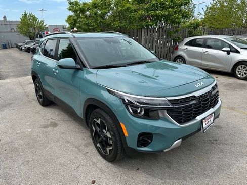 Used 2025 Kia Seltos EX w/ EX Sunroof Package FWD image 3