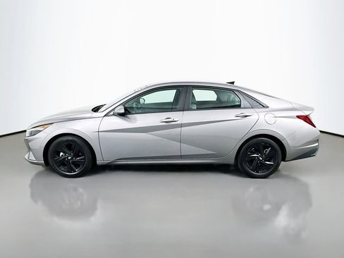 Used 2023 Hyundai Elantra SEL FWD image 8