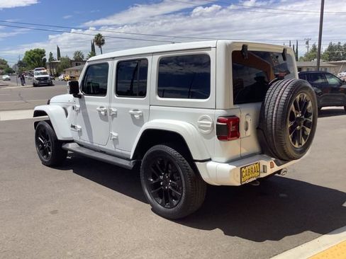 Used 2023 Jeep Wrangler Unlimited Sahara AWD/4WD image 23
