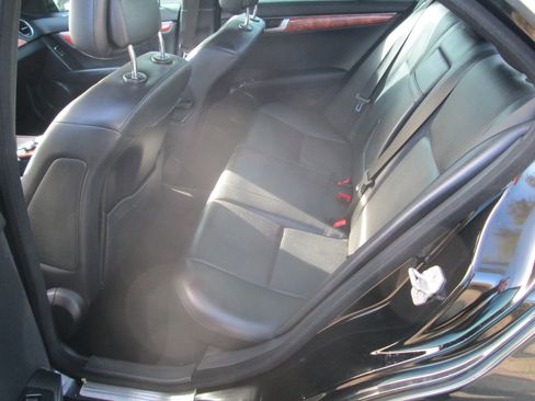 Used 2013 Mercedes-Benz C 250 Sedan image 8