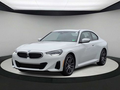 Used 2026 BMW 230i xDrive Coupe w/ Convenience Package AWD/4WD image 4