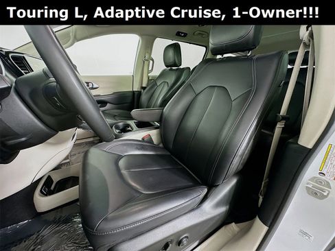 Used 2024 Chrysler Pacifica Touring-L image 21