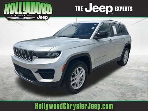 Used 2024 Jeep Grand Cherokee Laredo X w/ Luxury Tech Group I AWD/4WD image 1