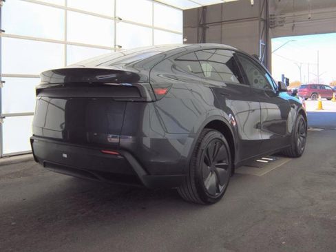 Used 2026 Tesla Model Y 2WD image 2