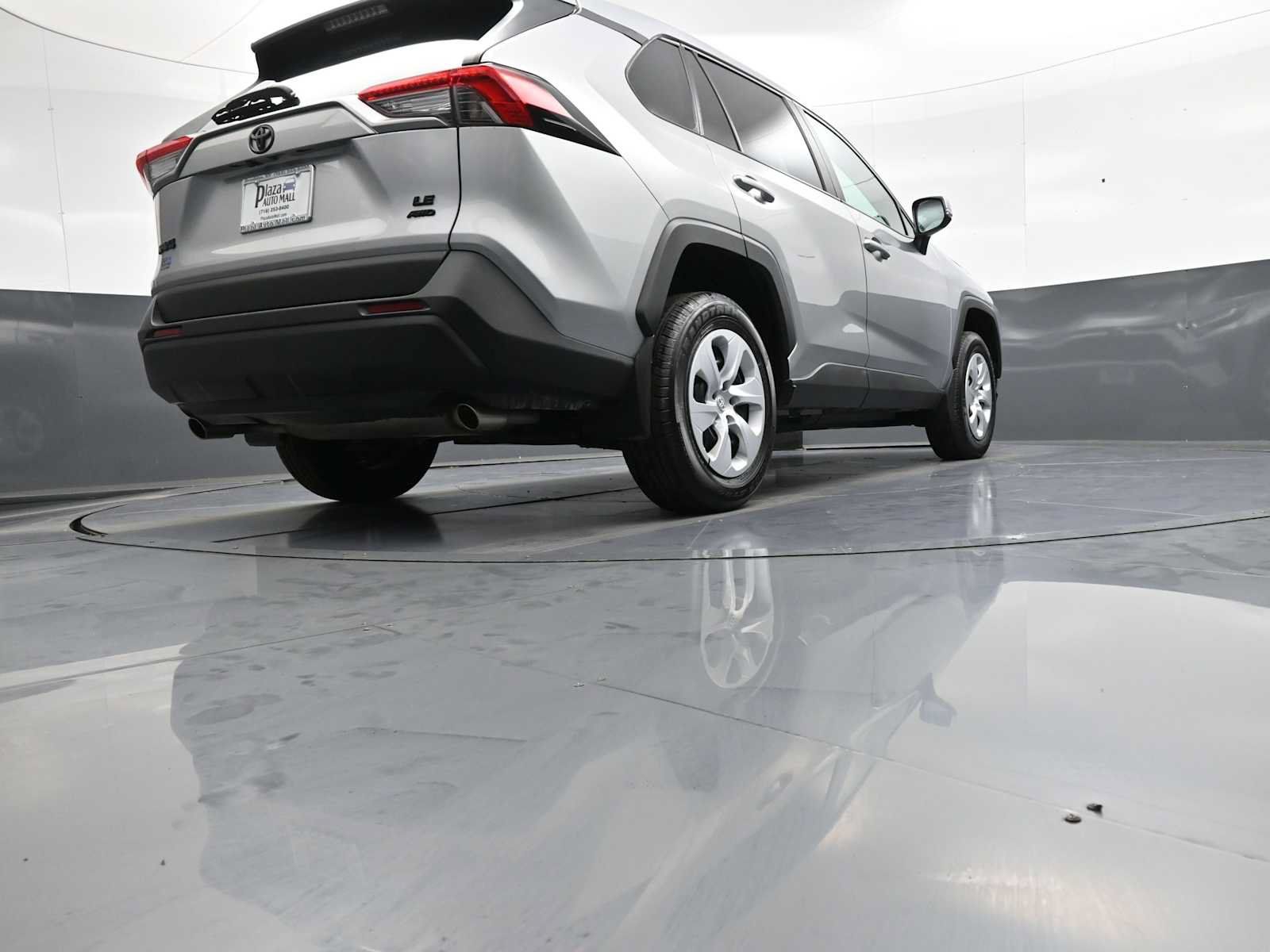 Certified 2023 Toyota RAV4 LE AWD/4WD image 28