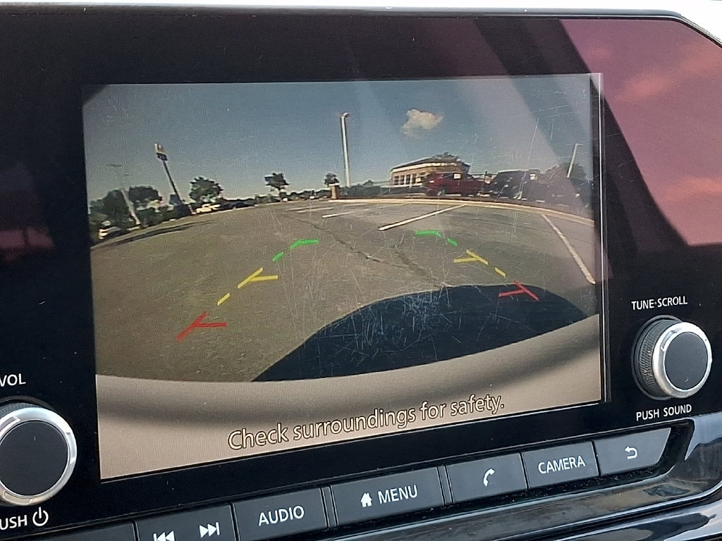 Used 2025 Nissan Pathfinder SV AWD/4WD image 17