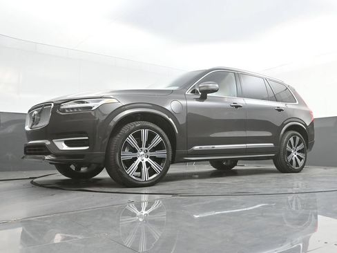 Certified 2024 Volvo XC90 T8 Ultimate w/ Protection Package Premier AWD/4WD image 32