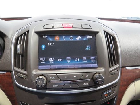 Used 2017 Buick Regal Sport Touring image 21