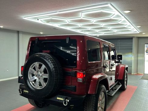 Used 2012 Jeep Wrangler Unlimited Sahara w/ Connectivity Group AWD/4WD image 5