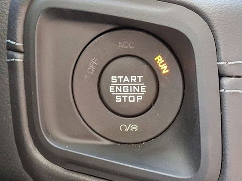 Certified 2025 Jeep Wrangler Unlimited Sahara w/ Safety Group image 27