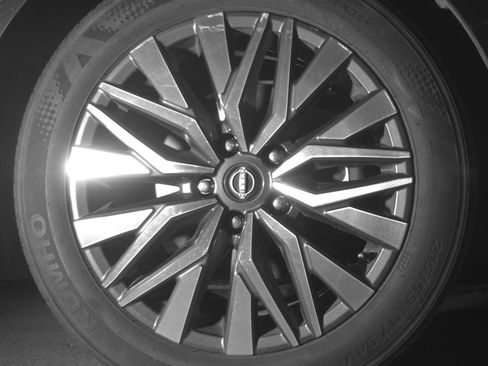 Used 2025 Nissan Altima 2.5 SV image 12