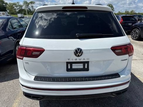 Used 2024 Volkswagen Tiguan SE R-Line AWD/4WD image 4
