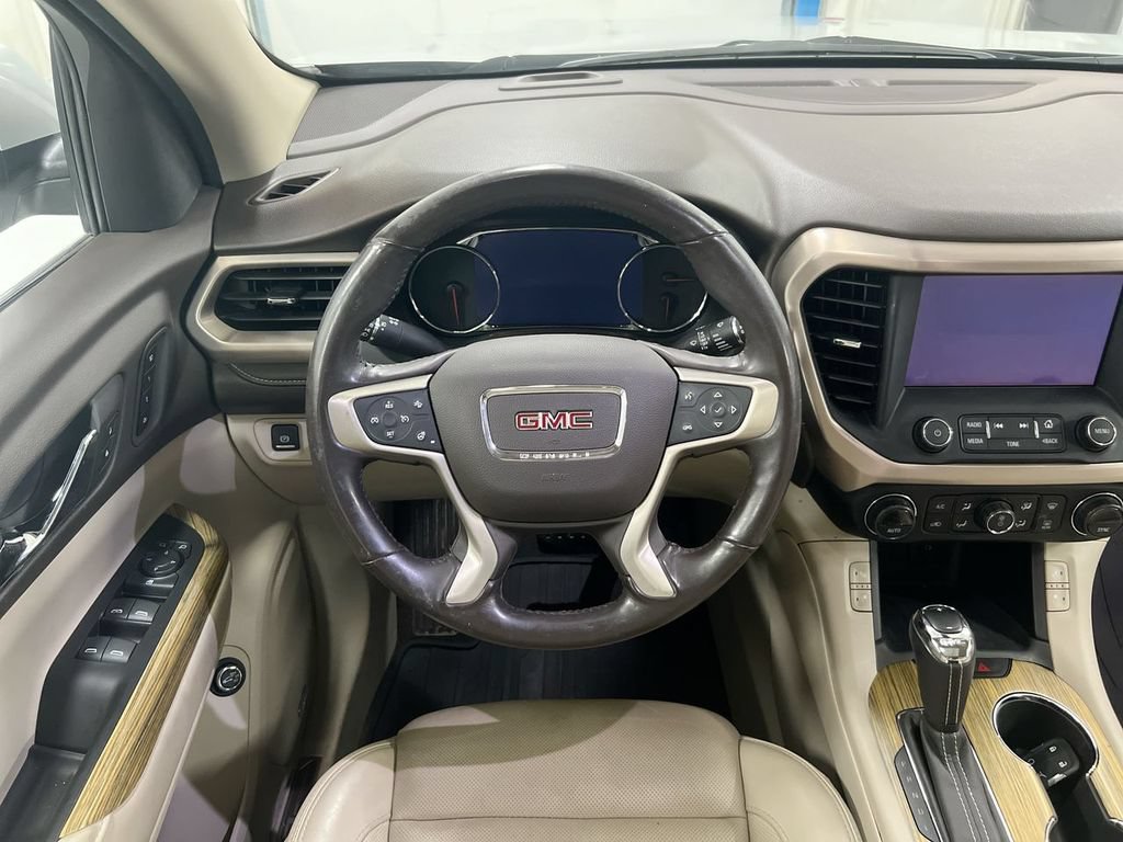 Used 2019 GMC Acadia Denali w/ Technology Package FWD image 11