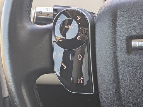 Used 2020 Land Rover Discovery Sport SE image 23