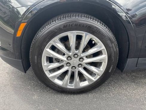 Used 2018 Cadillac XT5 Platinum w/ Driver Assist Package AWD/4WD image 9