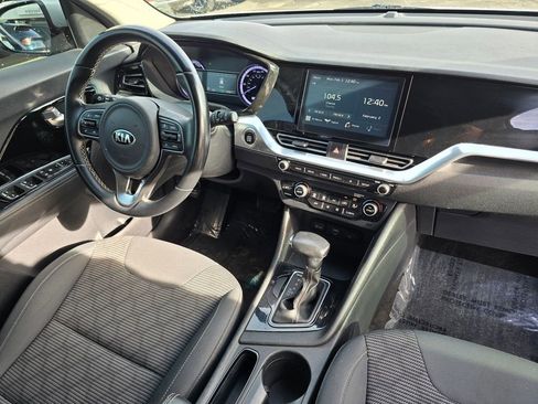 Used 2020 Kia Niro LXS image 11