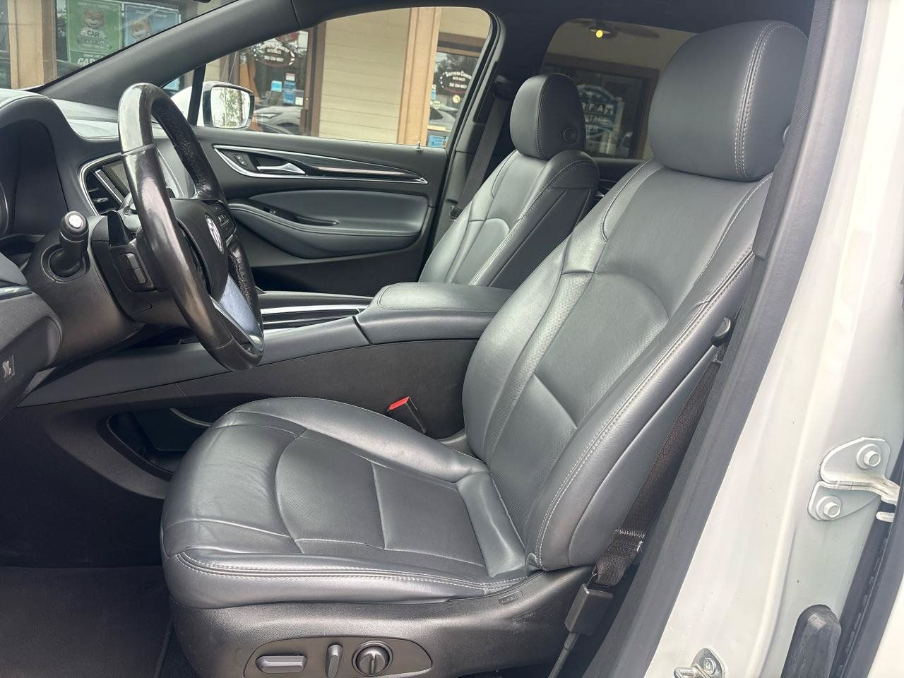 Used 2023 Buick Enclave Essence FWD image 9