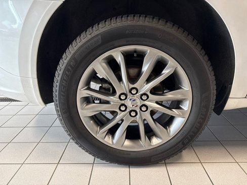 Used 2023 Buick Enclave Avenir w/ Avenir Technology Package AWD/4WD image 10
