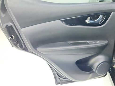 Certified 2022 Nissan Rogue Sport SL FWD image 24