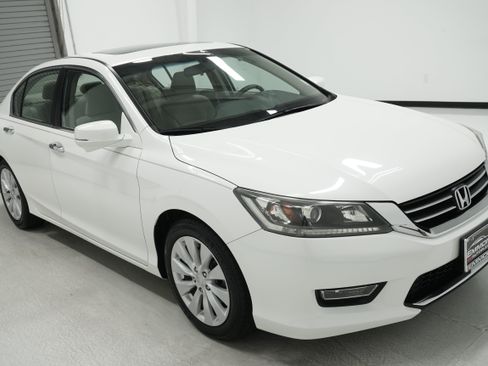 Used 2013 Honda Accord EX image 3