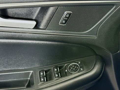 Used 2020 Ford Edge SE image 24