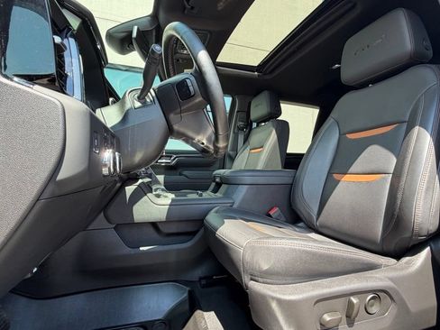 Used 2025 GMC Sierra 2500 AT4 w/ AT4 Preferred Package AWD/4WD image 6