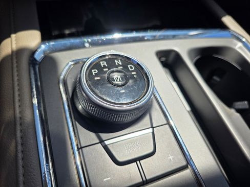 Used 2019 Ford Expedition XLT w/ Equipment Group 202A image 10