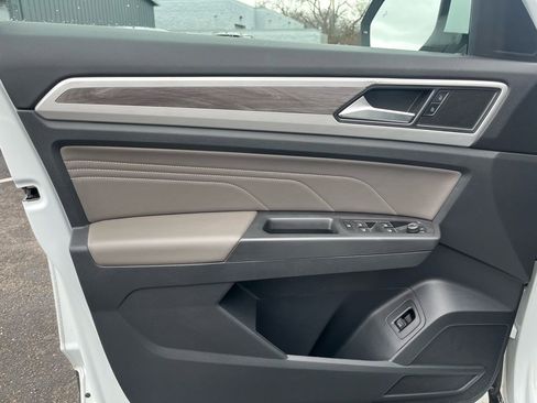 Certified 2022 Volkswagen Atlas Cross Sport SE image 10