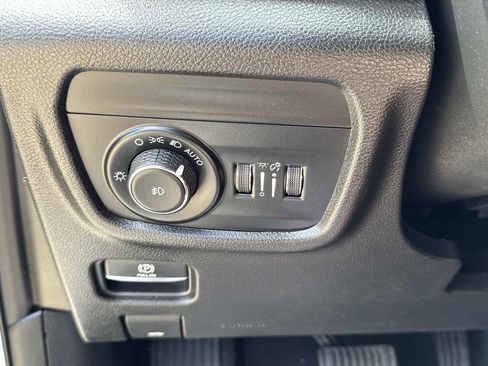 Used 2023 Jeep Grand Cherokee Limited AWD/4WD image 31