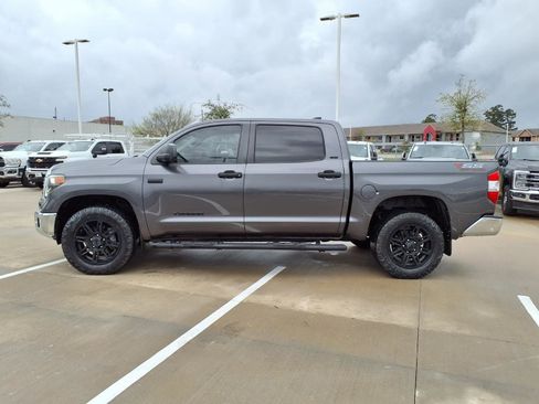 Used 2020 Toyota Tundra SR5 w/ SR5 Leather Package image 8
