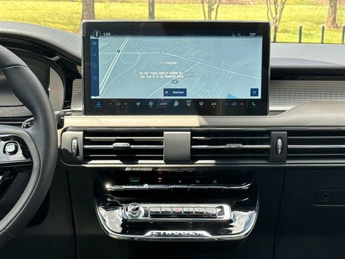 New 2026 Lincoln Corsair Premiere image 18