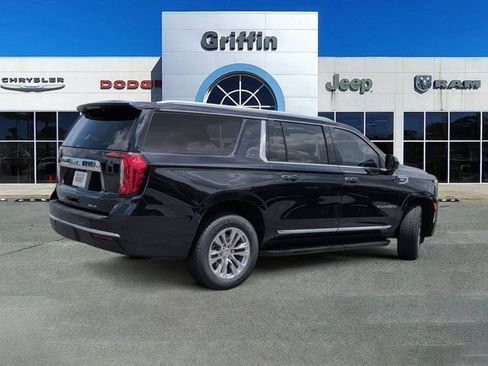 Used 2023 GMC Yukon XL SLT RWD image 4