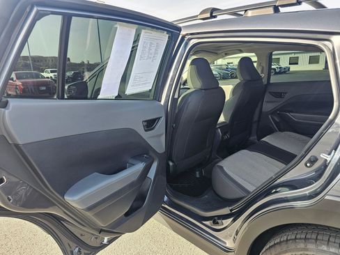 Used 2024 Subaru Crosstrek 2.0i Premium image 16