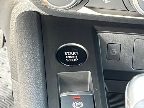 Certified 2025 Nissan Kicks SV image 25